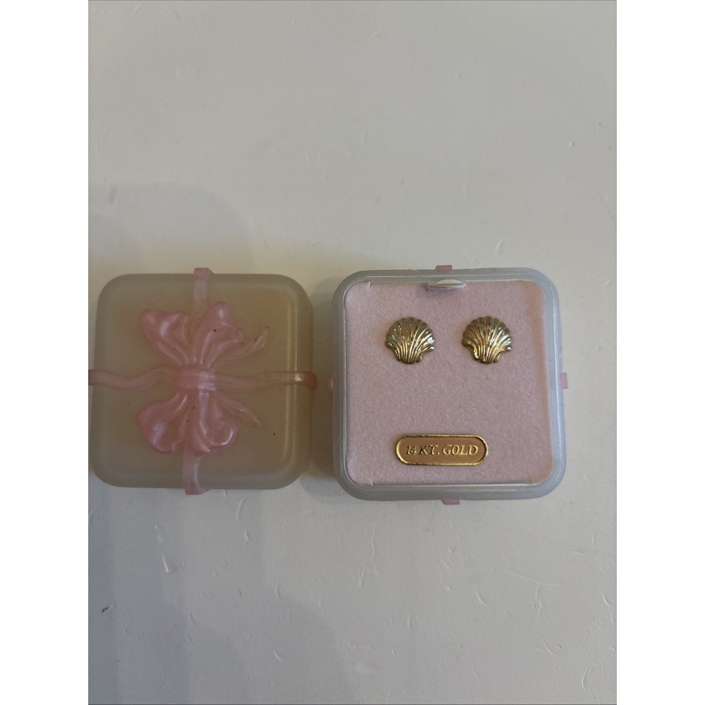 Beautiful Dainty 14K Sea Shell Stud Earrings In Pink‎ Bow Box Ocean Summer